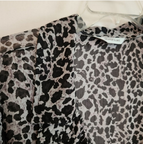 Avenue leopard print semi-sheer faux wrap blouse size 18/20 - Picture 5 of 10